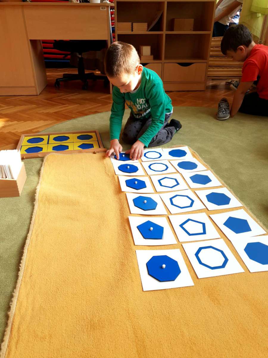 Alternativni program prema koncepciji Marie Montessori